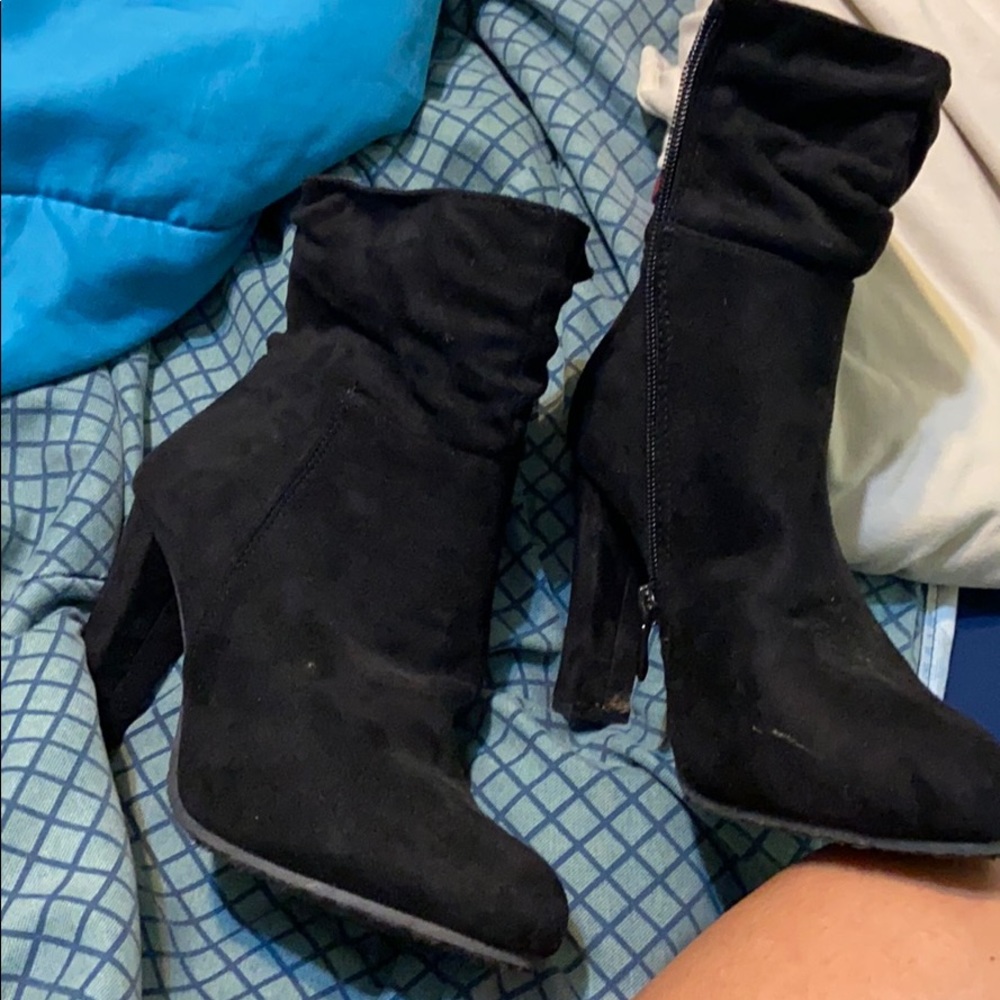 Heels - Picture 2 of 2